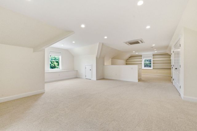 4 Weld St, Boston, MA 02131