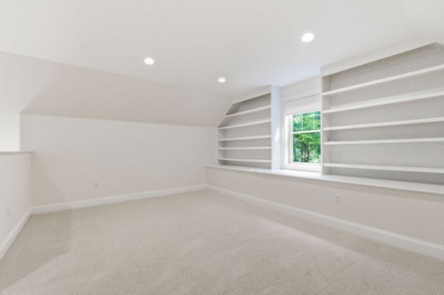4 Weld St, Boston, MA 02131