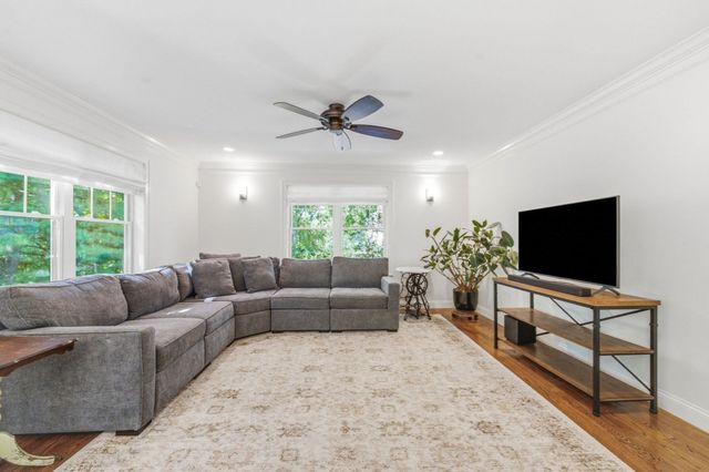 4 Weld St, Boston, MA 02131