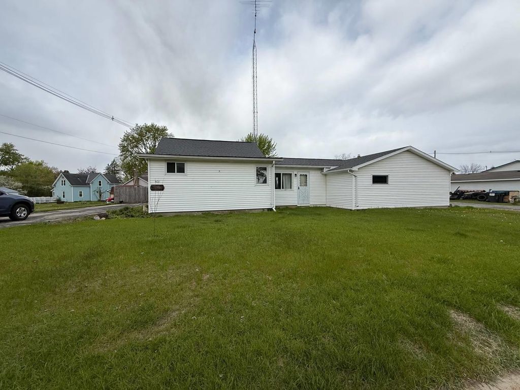 471 N Fulton Street, Princeton, WI 54968