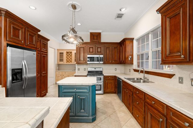 11506 Walden Road, Montgomery, TX 77356