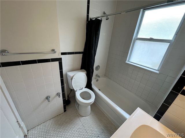 394 Taunton Place 2, Buffalo, NY 14216