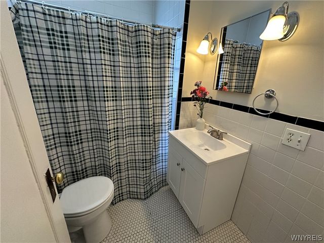 394 Taunton Place 2, Buffalo, NY 14216