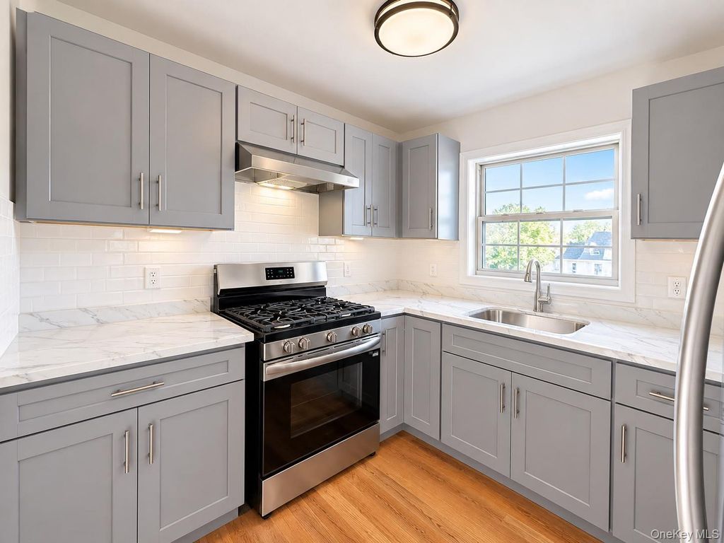 2105 Seward Avenue, Bronx, NY 10473 — photo 3