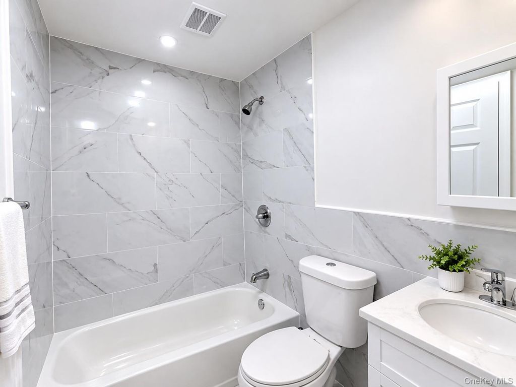 2105 Seward Avenue, Bronx, NY 10473 — photo 5