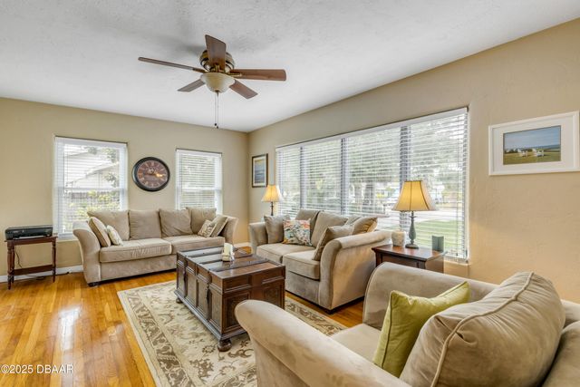 113 9th Street, New Smyrna Beach, FL 32168