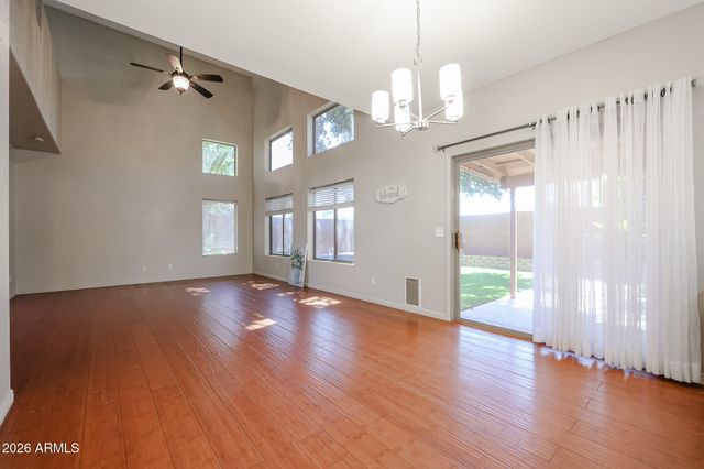 6276 S Nash Way, Chandler, AZ 85249