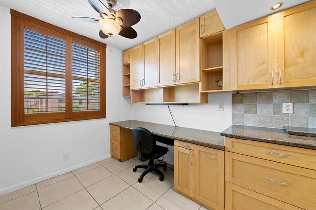 7350 NW 18th Street 207, Margate, FL 33063