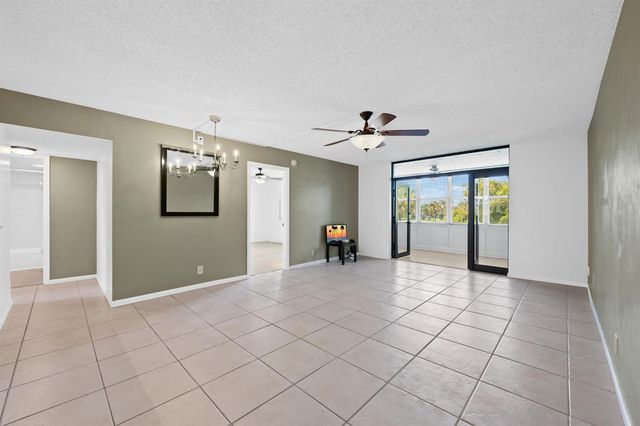 7350 NW 18th Street 207, Margate, FL 33063