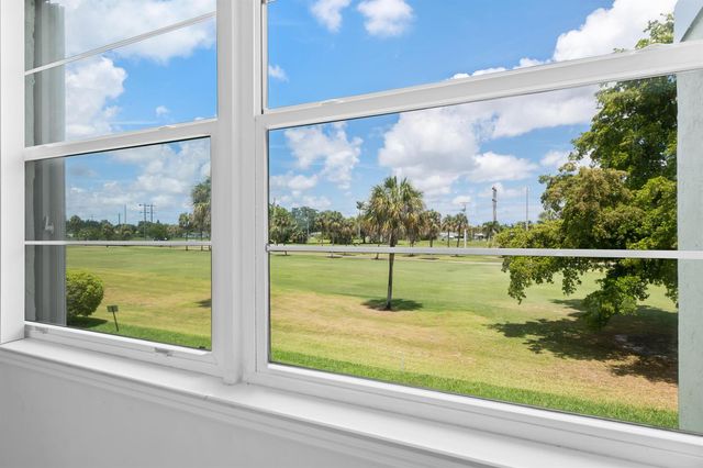 7350 NW 18th Street 207, Margate, FL 33063