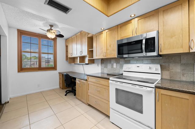 7350 NW 18th Street 207, Margate, FL 33063