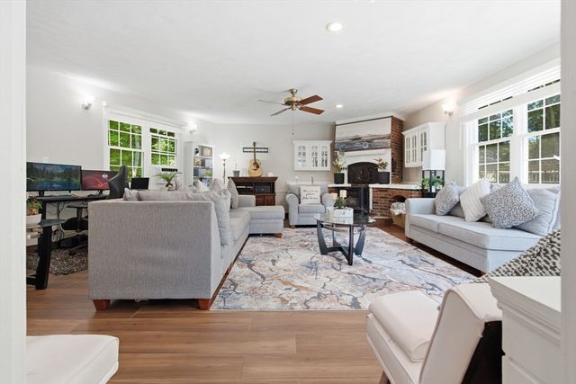 16 Allen Street, Northborough, MA 01532