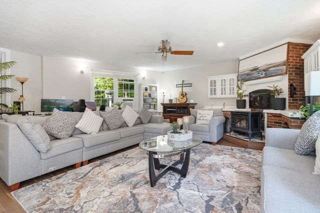 16 Allen Street, Northborough, MA 01532