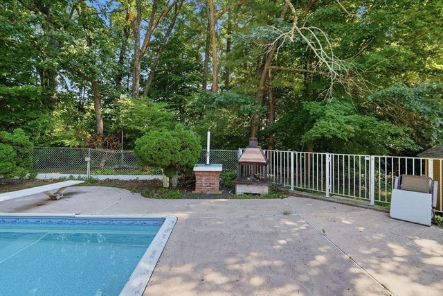 16 Allen Street, Northborough, MA 01532