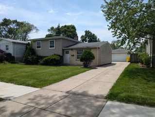 802 N Glenwood Avenue, Griffith, IN 46319