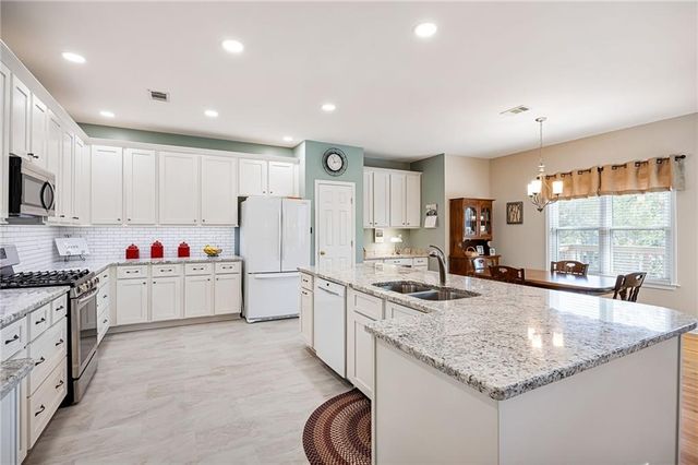 3130 Brookeview Lane NW, Kennesaw, GA 30152