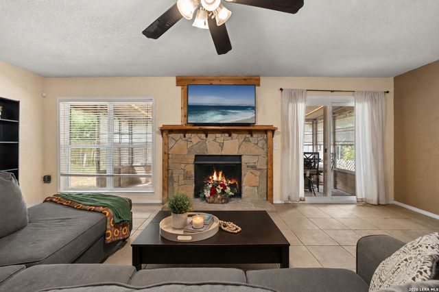 6126 HOPES FERRY ST, San Antonio, TX 78233