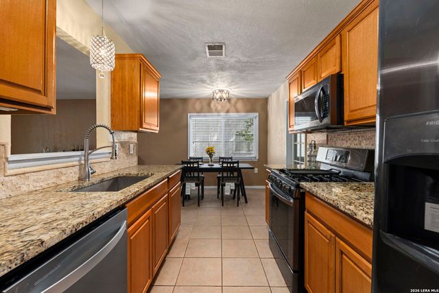 6126 HOPES FERRY ST, San Antonio, TX 78233