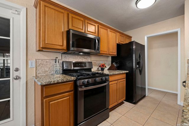 6126 HOPES FERRY ST, San Antonio, TX 78233