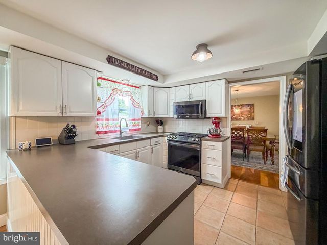 995 NEWTOWN RICHBORO RD, Newtown, PA 18940