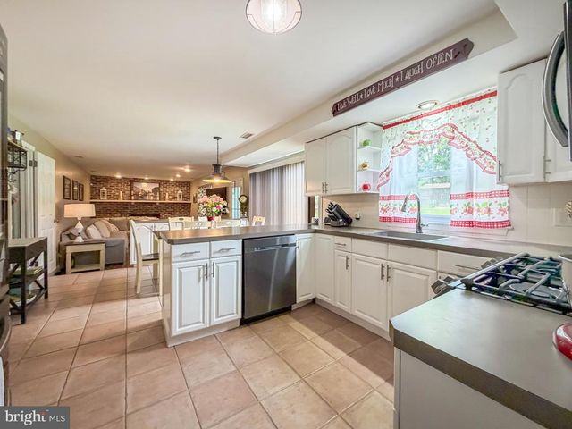 995 NEWTOWN RICHBORO RD, Newtown, PA 18940