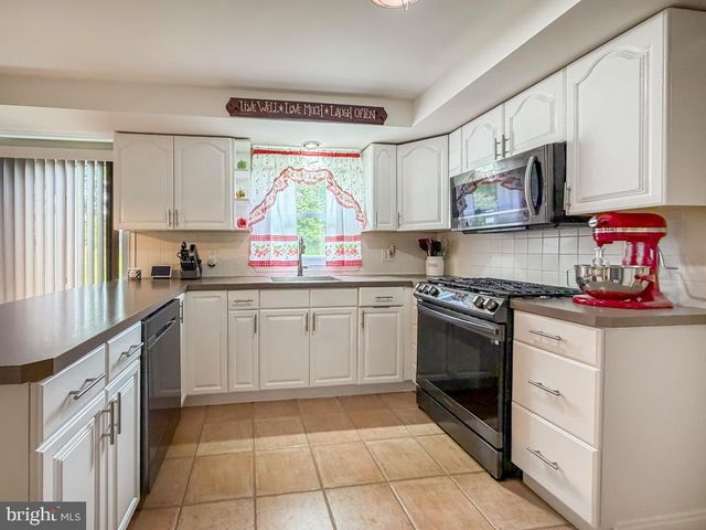 995 NEWTOWN RICHBORO RD, Newtown, PA 18940
