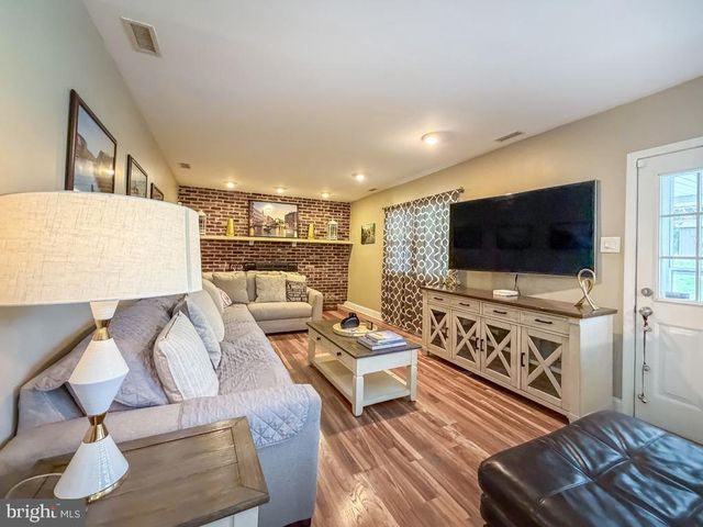 995 NEWTOWN RICHBORO RD, Newtown, PA 18940
