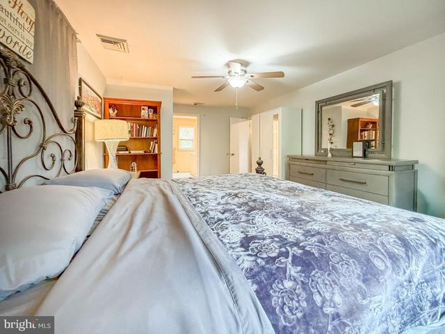 995 NEWTOWN RICHBORO RD, Newtown, PA 18940