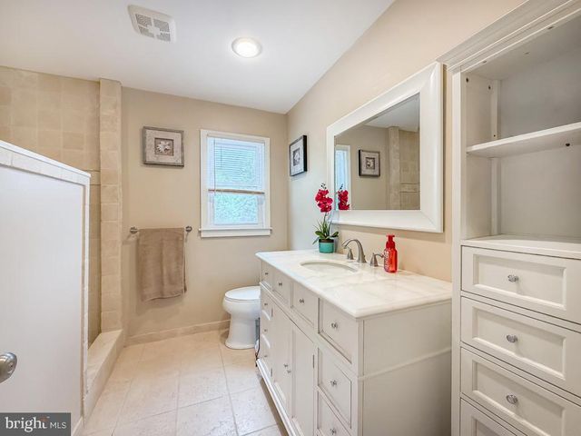 995 NEWTOWN RICHBORO RD, Newtown, PA 18940