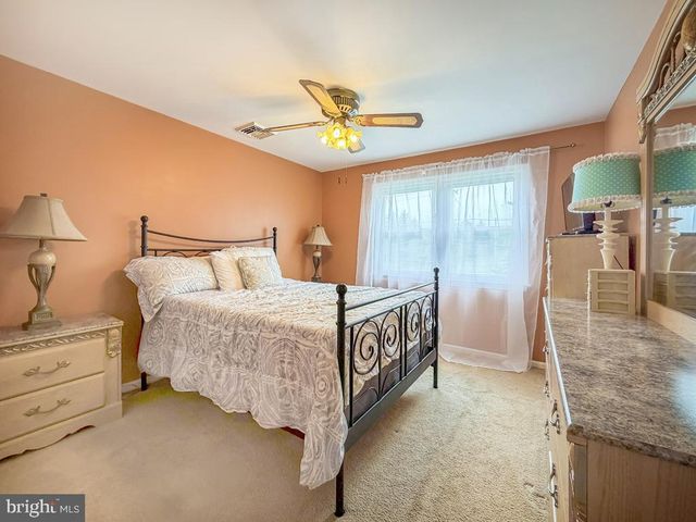 995 NEWTOWN RICHBORO RD, Newtown, PA 18940