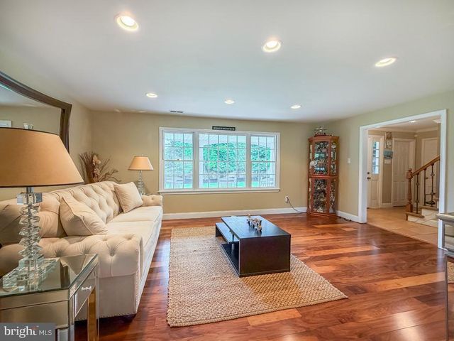 995 NEWTOWN RICHBORO RD, Newtown, PA 18940