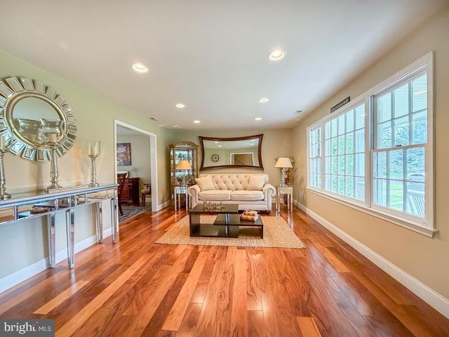 995 NEWTOWN RICHBORO RD, Newtown, PA 18940