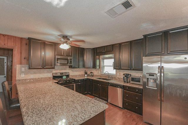 116 Texas Avenue, League City, TX 77573