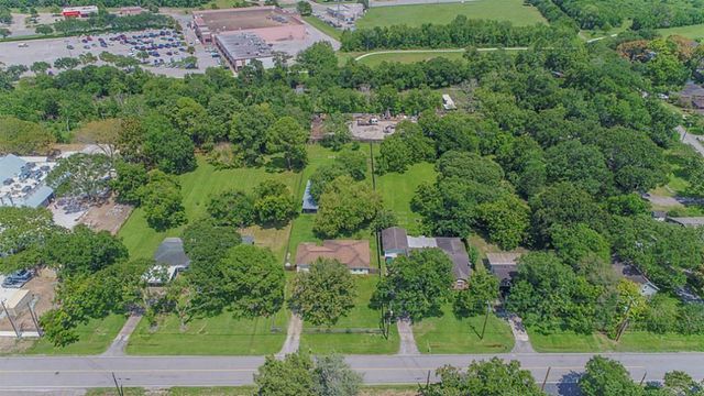 116 Texas Avenue, League City, TX 77573