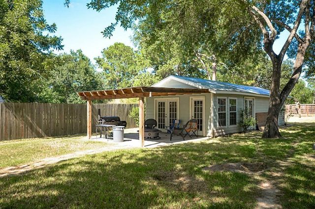 116 Texas Avenue, League City, TX 77573