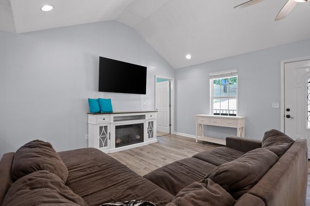 71 Georgia Terrace, Rossville, GA 30741