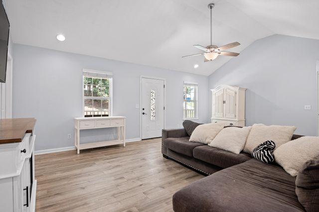 71 Georgia Terrace, Rossville, GA 30741