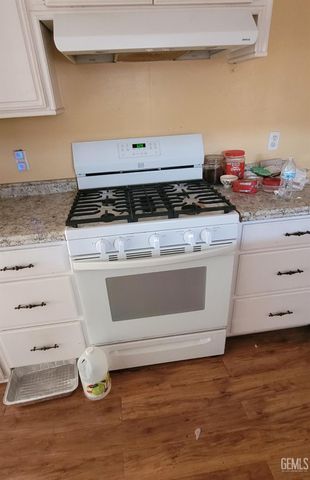 4324 Sabal Court, Bakersfield, CA 93301