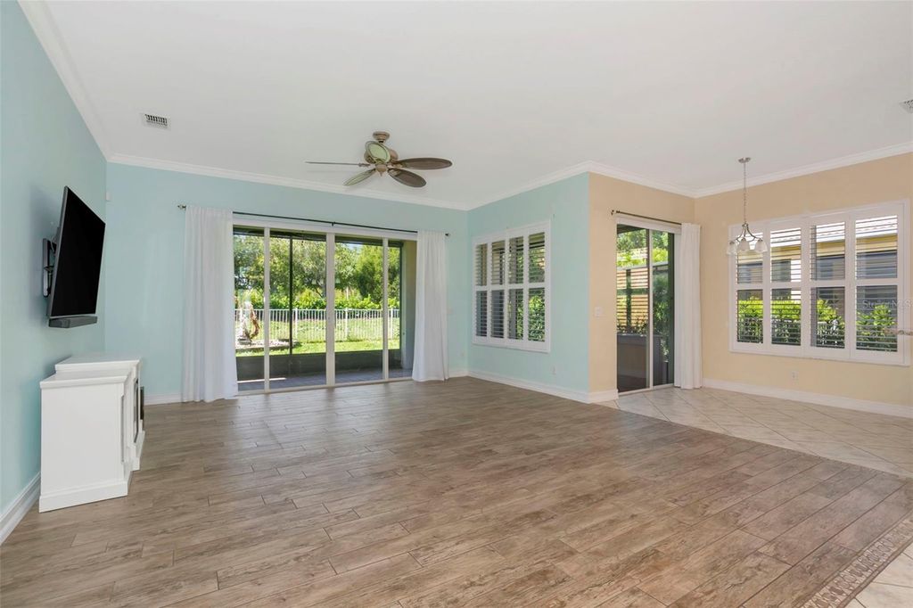 Image 19 of property listing at 16022 GOLDEN LAKES DRIVE, Wimauma, FL 33598