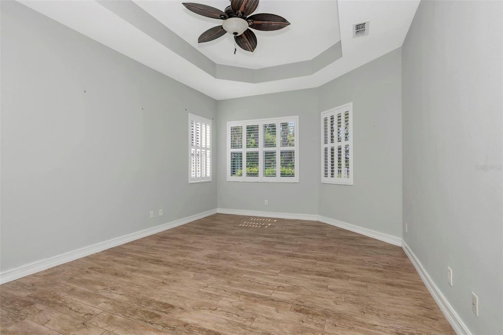 Image 21 of property listing at 16022 GOLDEN LAKES DRIVE, Wimauma, FL 33598