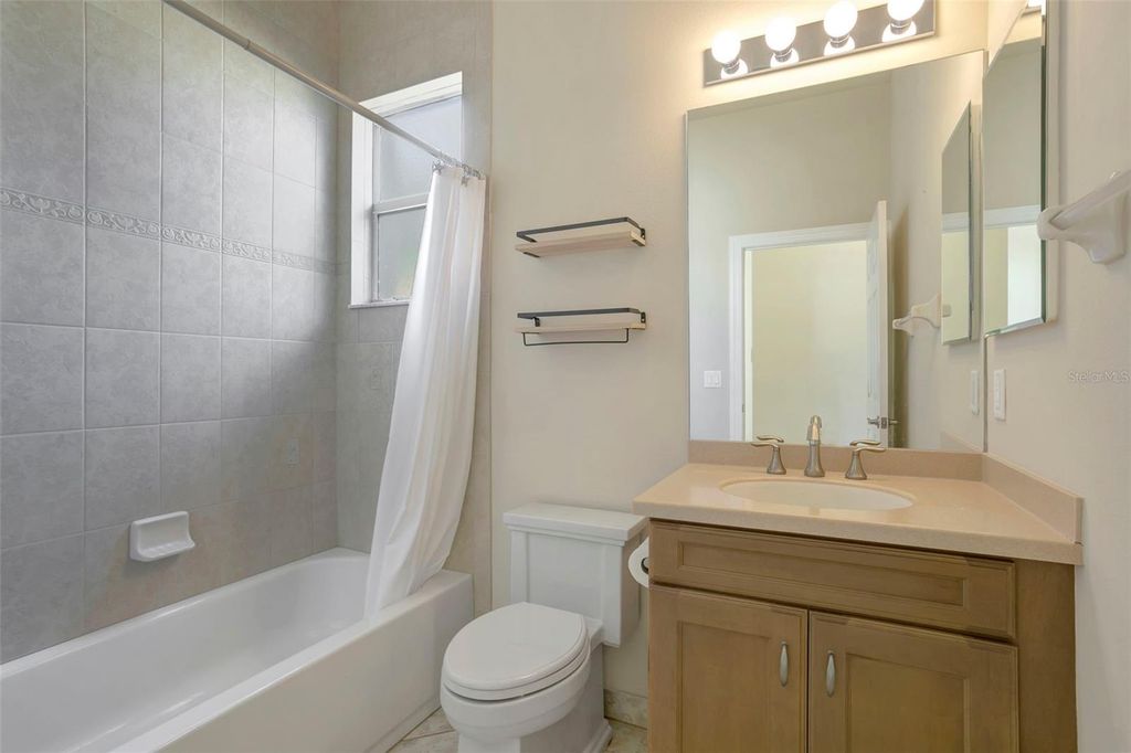 Image 32 of property listing at 16022 GOLDEN LAKES DRIVE, Wimauma, FL 33598