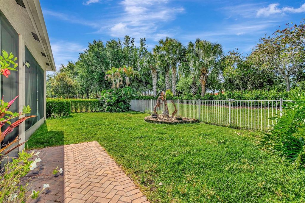 Image 44 of property listing at 16022 GOLDEN LAKES DRIVE, Wimauma, FL 33598