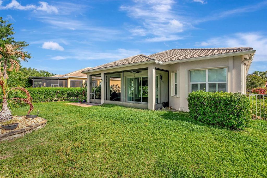Image 45 of property listing at 16022 GOLDEN LAKES DRIVE, Wimauma, FL 33598