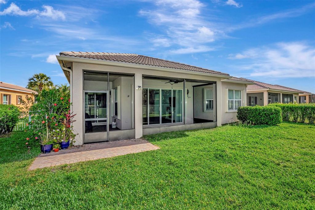 Image 46 of property listing at 16022 GOLDEN LAKES DRIVE, Wimauma, FL 33598