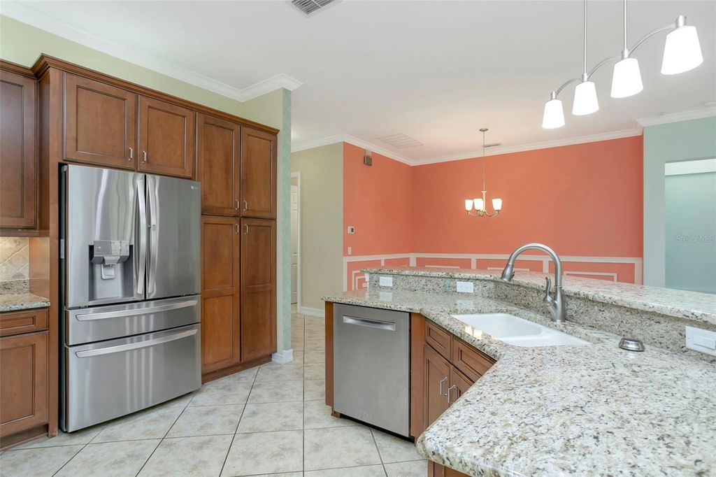 Image 9 of property listing at 16022 GOLDEN LAKES DRIVE, Wimauma, FL 33598