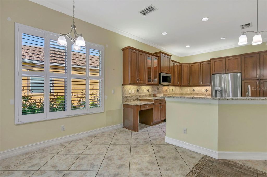 Image 10 of property listing at 16022 GOLDEN LAKES DRIVE, Wimauma, FL 33598
