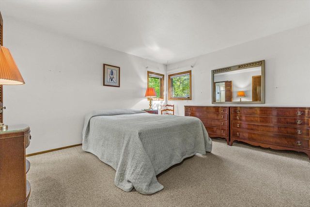 11595 W Edgerton AVENUE, Hales Corners, WI 53130