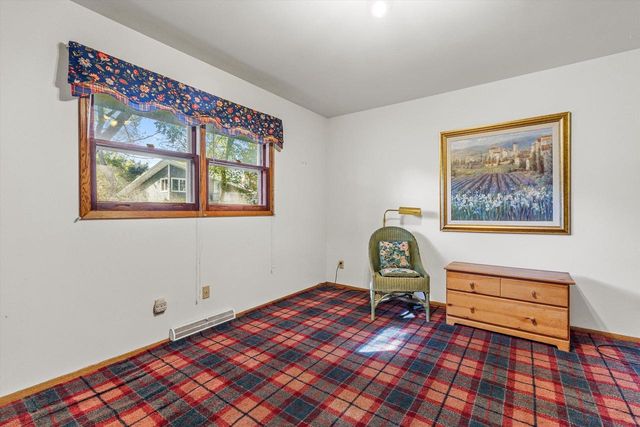 11595 W Edgerton AVENUE, Hales Corners, WI 53130