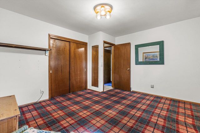 11595 W Edgerton AVENUE, Hales Corners, WI 53130