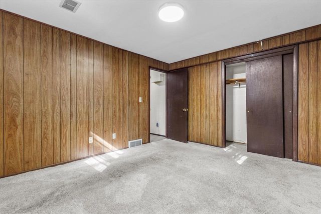 11595 W Edgerton AVENUE, Hales Corners, WI 53130